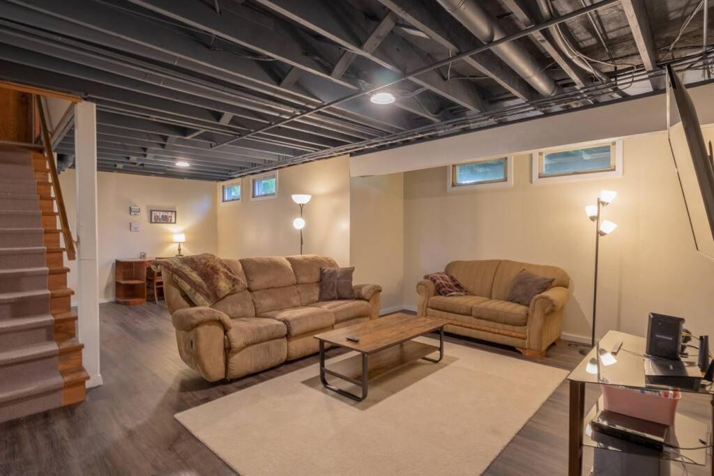 Family Home W/ 2 King, 2 Queen Beds + Game Room ベミジー エクステリア 写真
