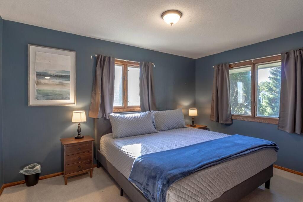 Family Home W/ 2 King, 2 Queen Beds + Game Room ベミジー エクステリア 写真